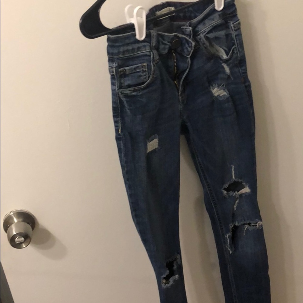 Ripped skinny jeans